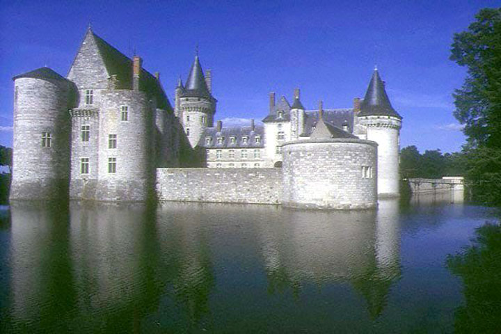 Замок Сюлли,

строители

неизвестны

X-XIвв.,

Франция 